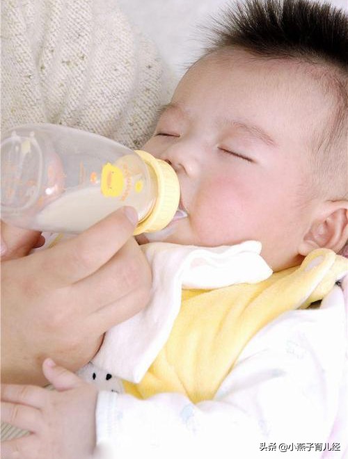 宝宝一夜吃两次奶粉,一岁宝宝一晚吃几次奶粉怎么回事