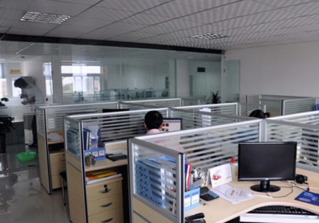 辛苦考进“*草烟**局”,福利待遇没得说,结果干了没3个月就溜了?