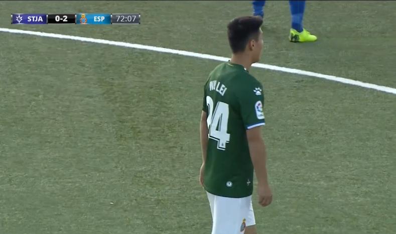 武磊7分钟遭2次打击!伸手3秒要球却被无视急得自己强行射门