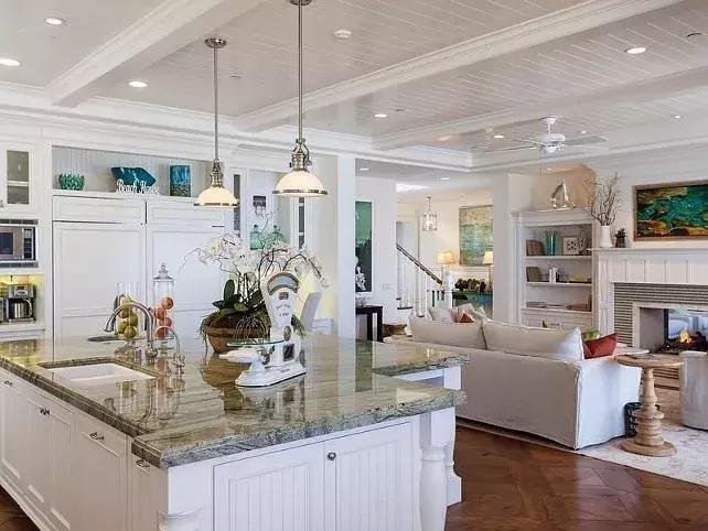 梅西和c罗谁豪宅最好,身价十亿的球星