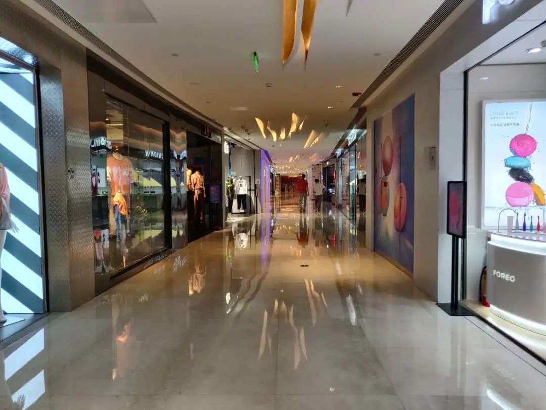 商场人流量明显下滑,商场人流量太差