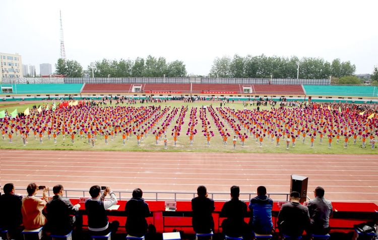 名校就是不一样,许昌市建设路小学2019年春季运动会开幕式美爆了
