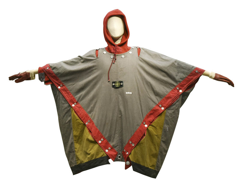 从军装到警服变成了衣服,从军装到正装的转变