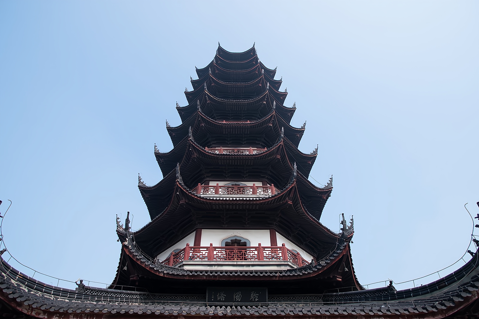 它是张家港第一高山，与北京香山同名，乾隆帝、西施都曾来过