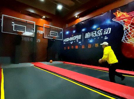 滑滑梯和蹦床乐园,弹力空间蹦床滑梯