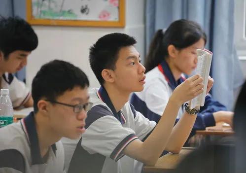 上3+2大专出来有前途吗,孩子上大专有前途吗