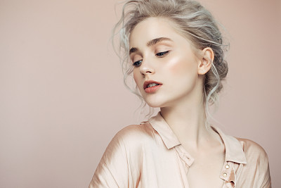 妈妈水乳套装推荐40岁平价,24岁平价补水保湿水乳推荐