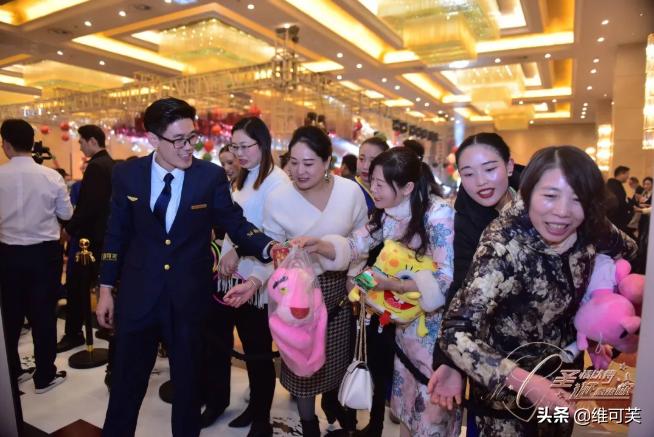 “圣情以待﹒诞愿维你”,把所有的美好送给你