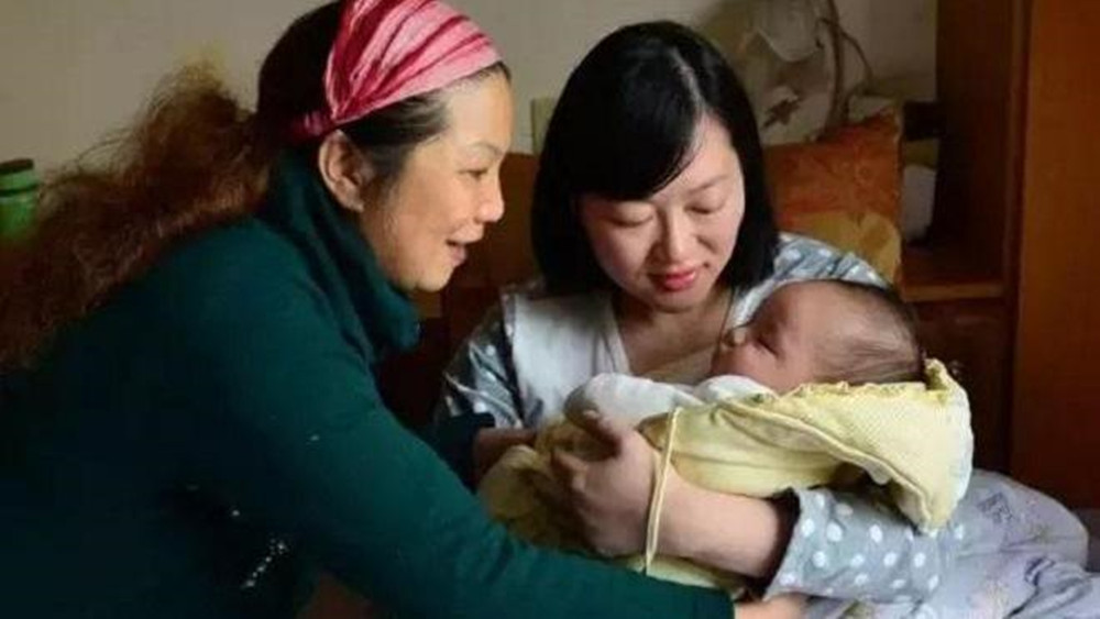 坐月子谁照顾月嫂,坐月子妈妈和婆婆谁好