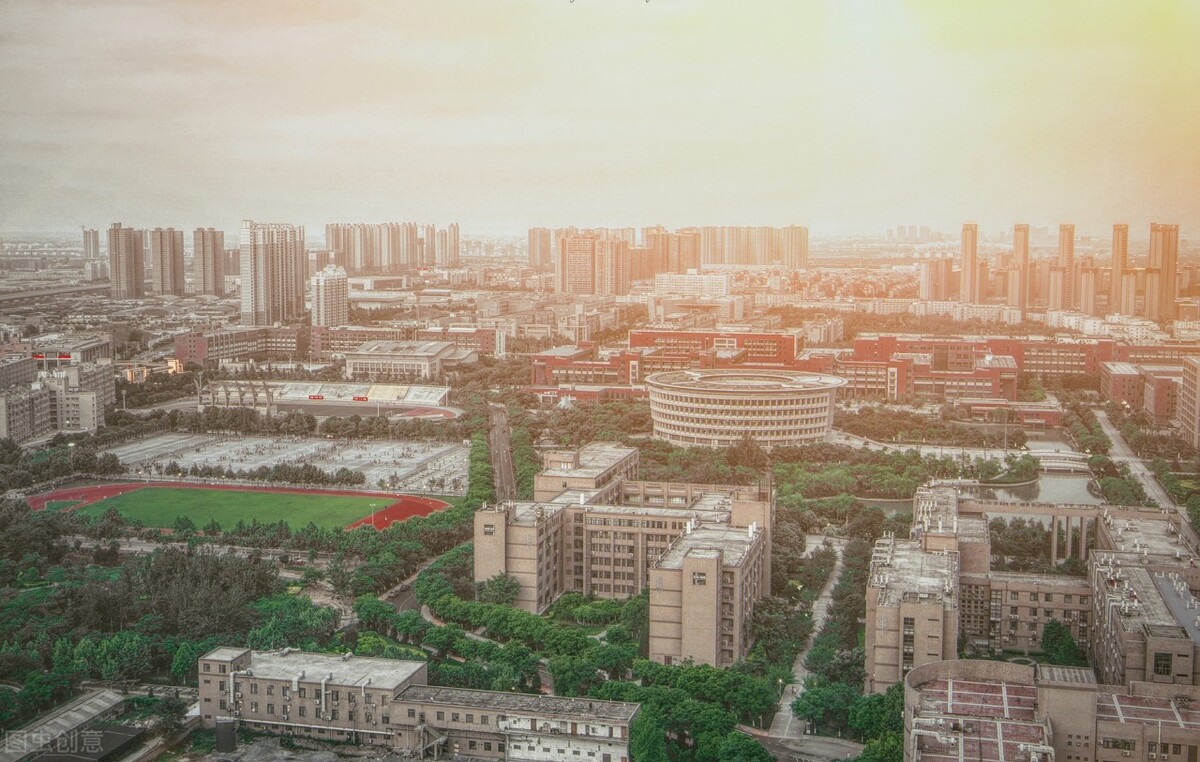 西安一高校被学生网上吐槽,西安两所高校被央视批评