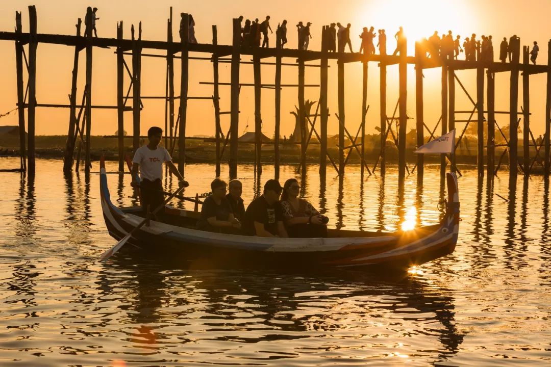 这个地方被称为“佛教之都”，随处可见寺庙，美出新高度