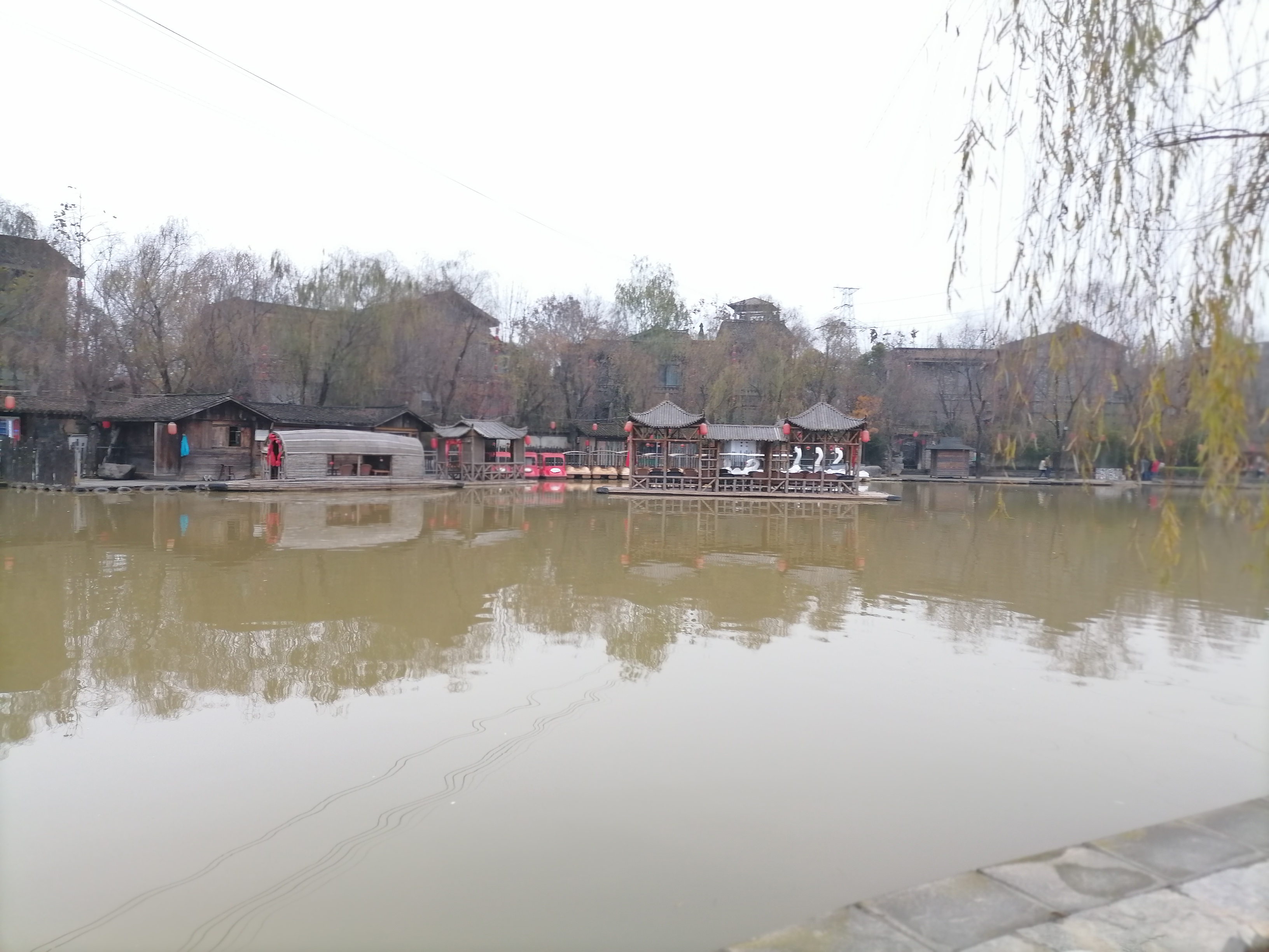 家乡的湖随笔400字,家乡的湖一年四季