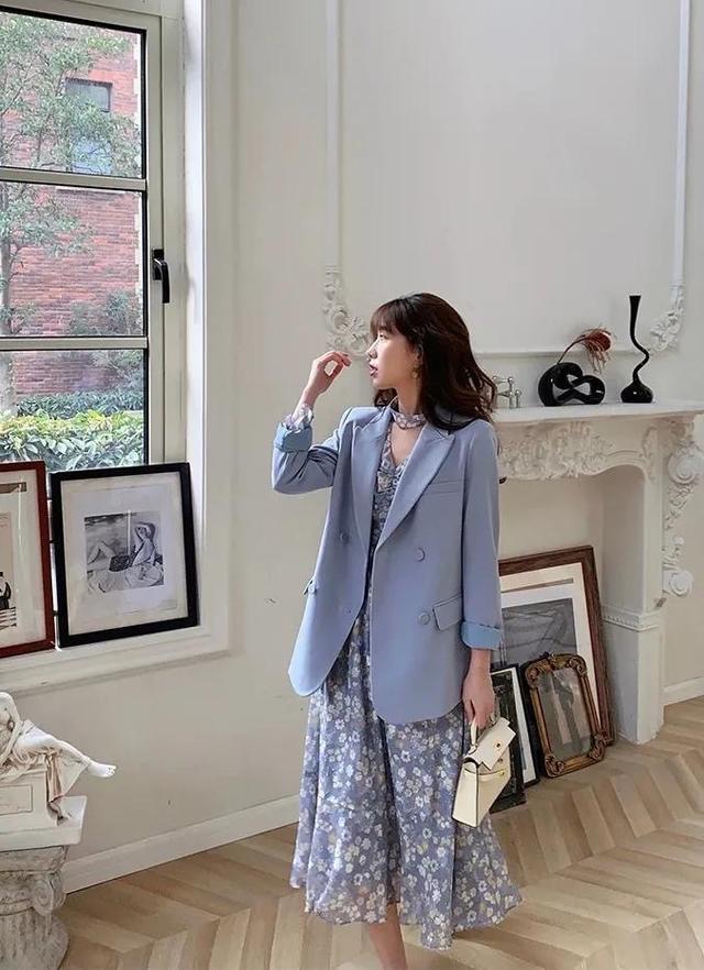 西装碎花裙怎么穿好看,碎花裙西装这才是春天该有的姿态