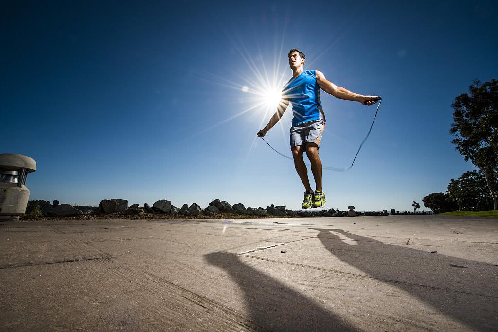 肚子肿了脚也肿了,跳绳膝盖下方肿了怎么办