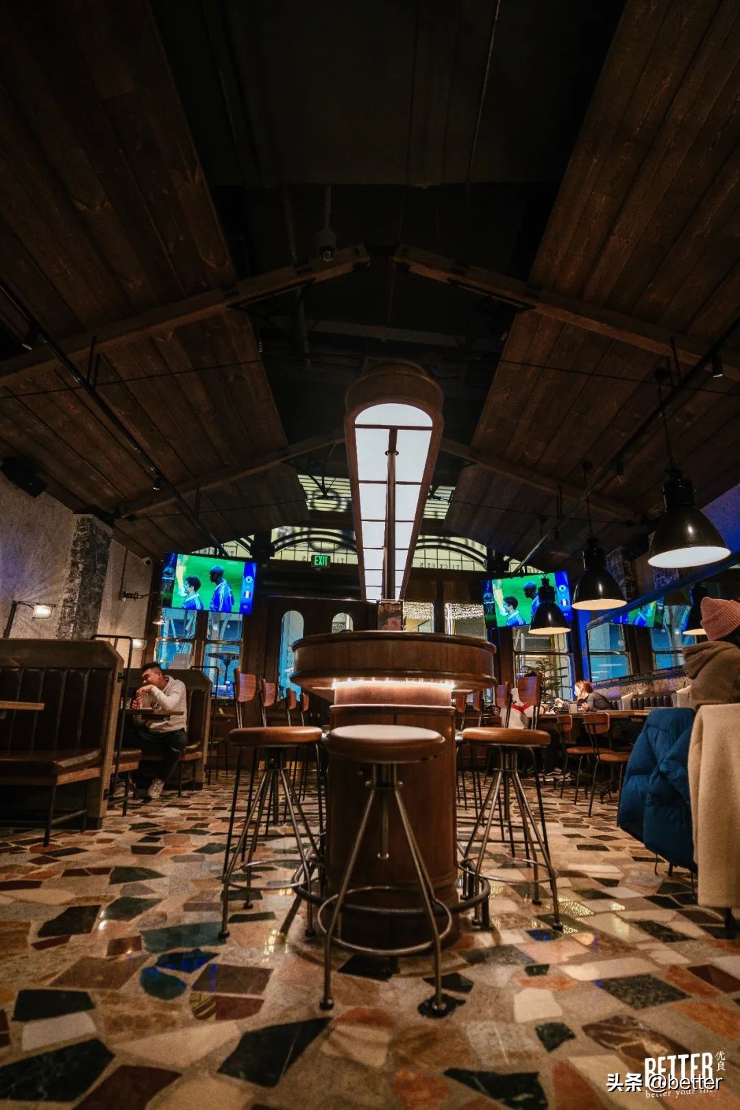 像英国诗人一样用brunch配啤酒，是我生活里的终极浪漫