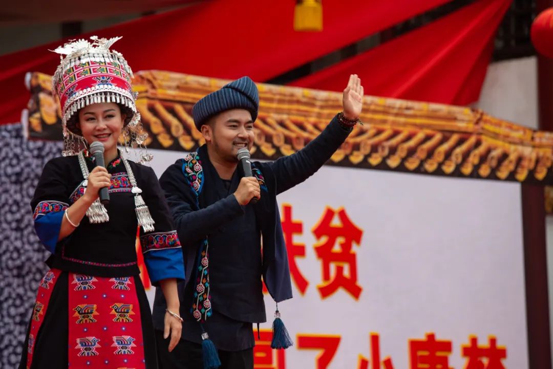 这对80后夫妻的爱巢惊艳了无数人,山里的80后夫妻