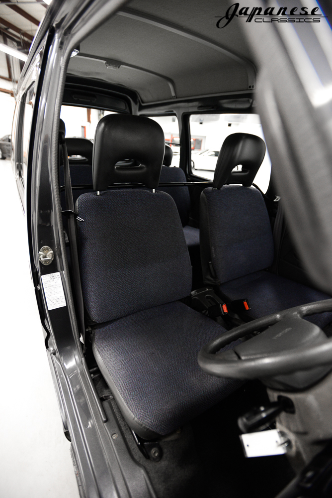 谁说面包车都得破破烂烂？这台93年二手铃木开瑞就精致的让人喜欢