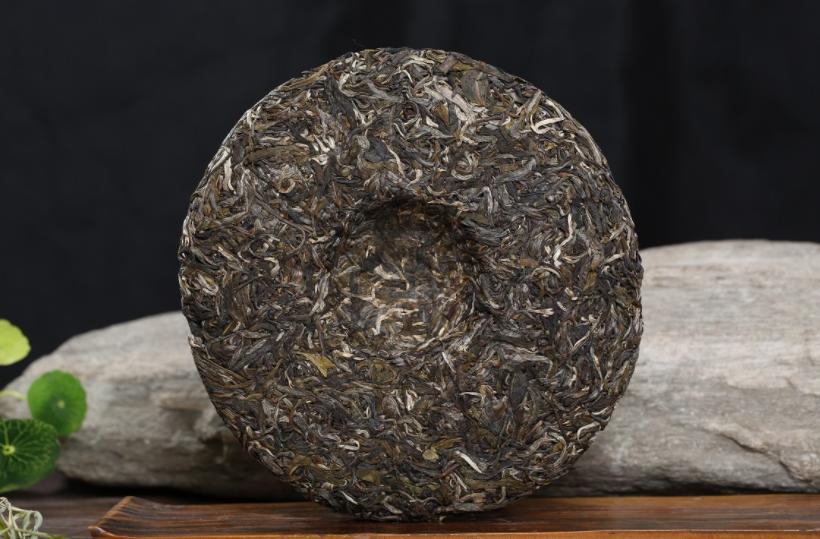 茶饼怎么分生茶还是熟茶,普洱茶茶饼和散茶如何选择