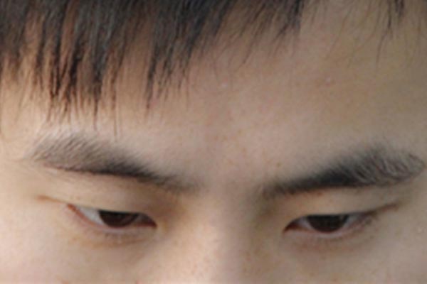 50岁眉毛长长又翘起是什么征兆,五十岁长出长寿眉毛是怎么回事