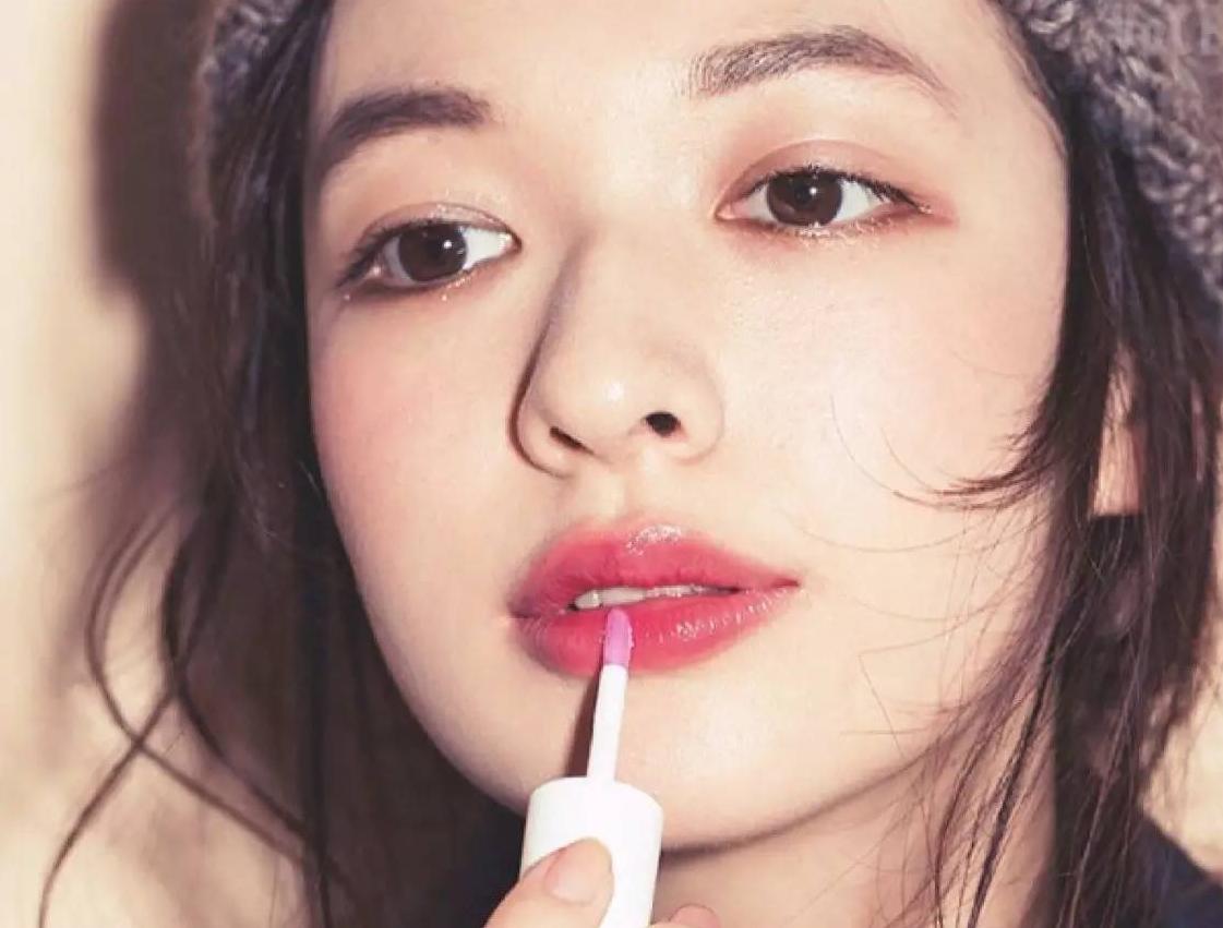 淡妆教程日常化妆伪素颜学生,日常淡妆怎么化