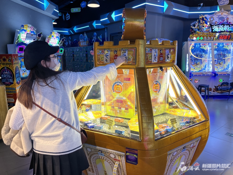 “夜猫子”们又可以吃吃喝喝了乌鲁木齐市多个商超延时闭店