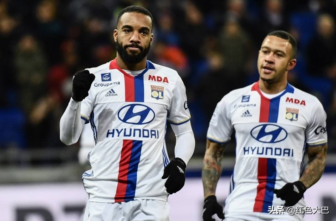 欧冠尤文vs维拉利尔预测,里昂vs尤文图斯里昂后卫无故倒地