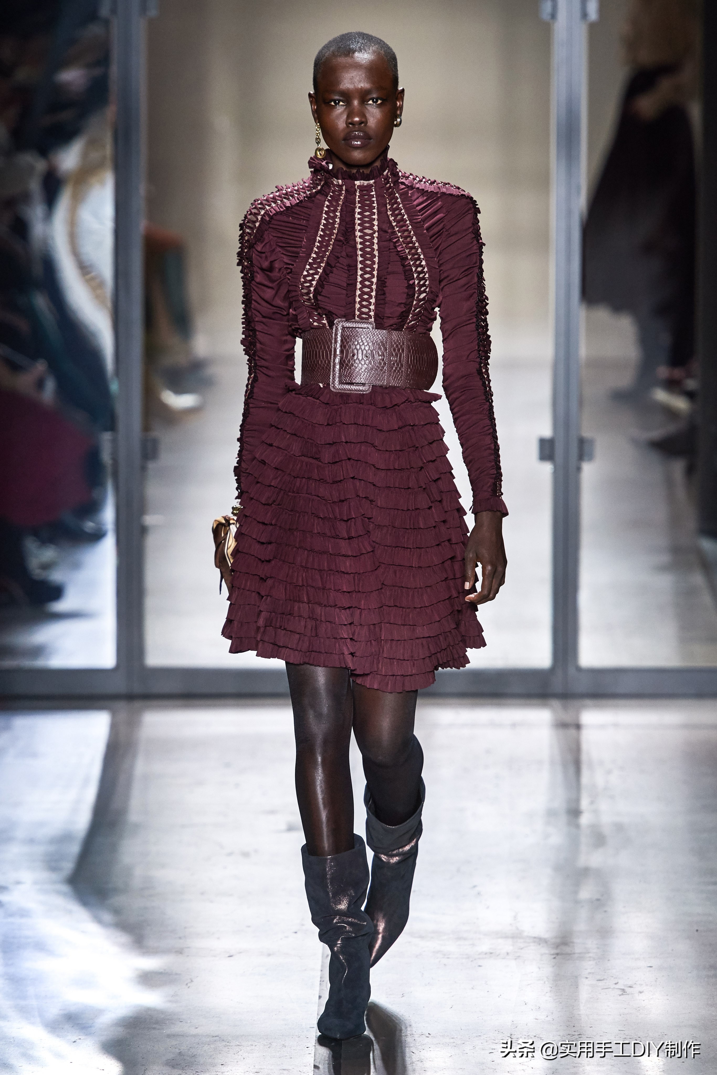 zimmermann连衣裙2019,zimmermann连衣裙2022春夏成衣系列