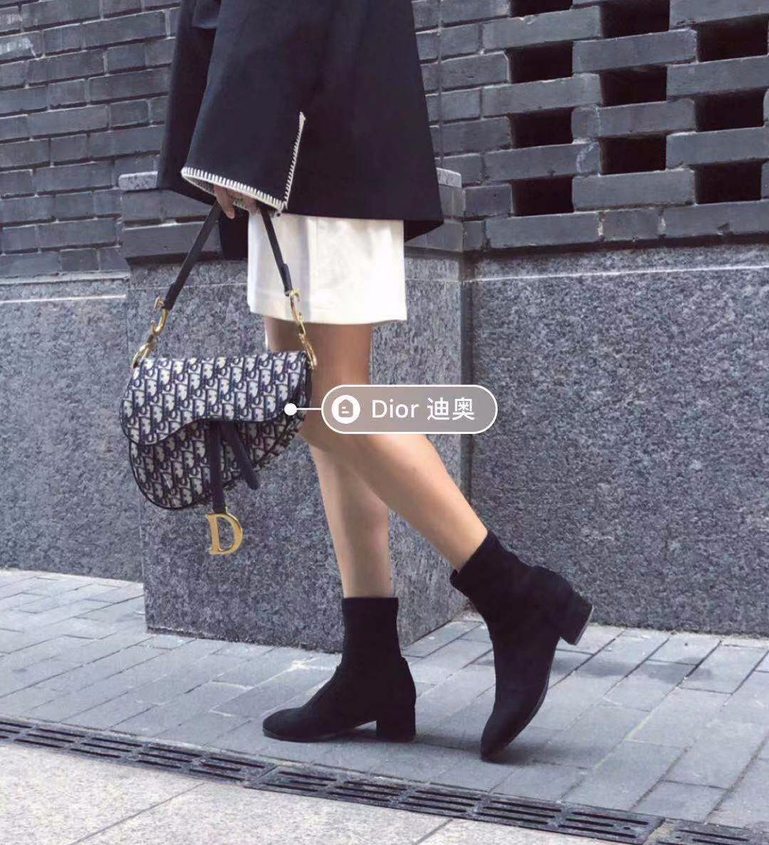 现在小资女流行背什么包,女生背的小包包最流行的哪款