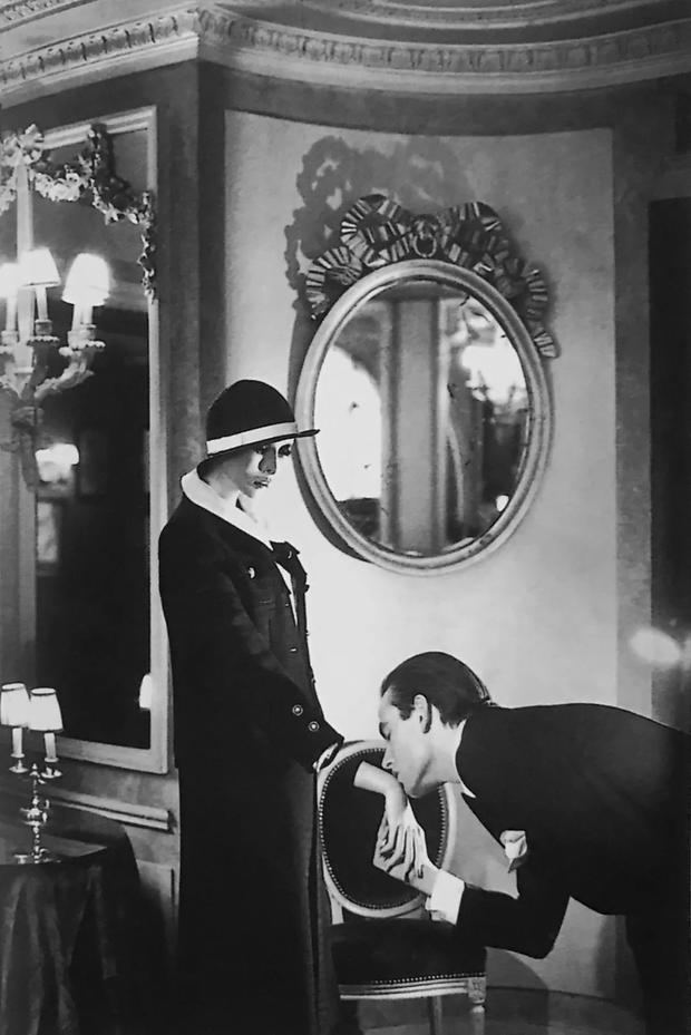 人性欲望大师:赫尔穆特·纽顿|法国原版*皮书黑**系列丛书(21)