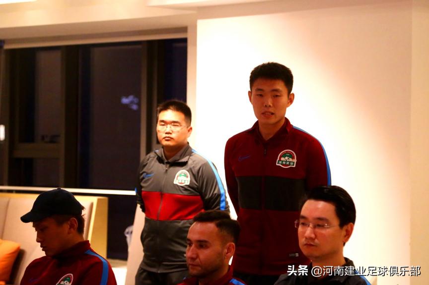 团聚团结为胜利而超越