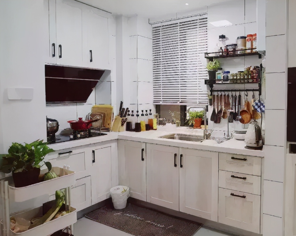 方太油烟机顶吸的好还是侧吸的好,油烟机顶吸和侧吸哪个更适合家用