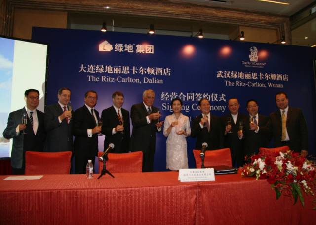 武汉绿地华中第一高楼叫什么,武汉第一高楼绿地中心高多少