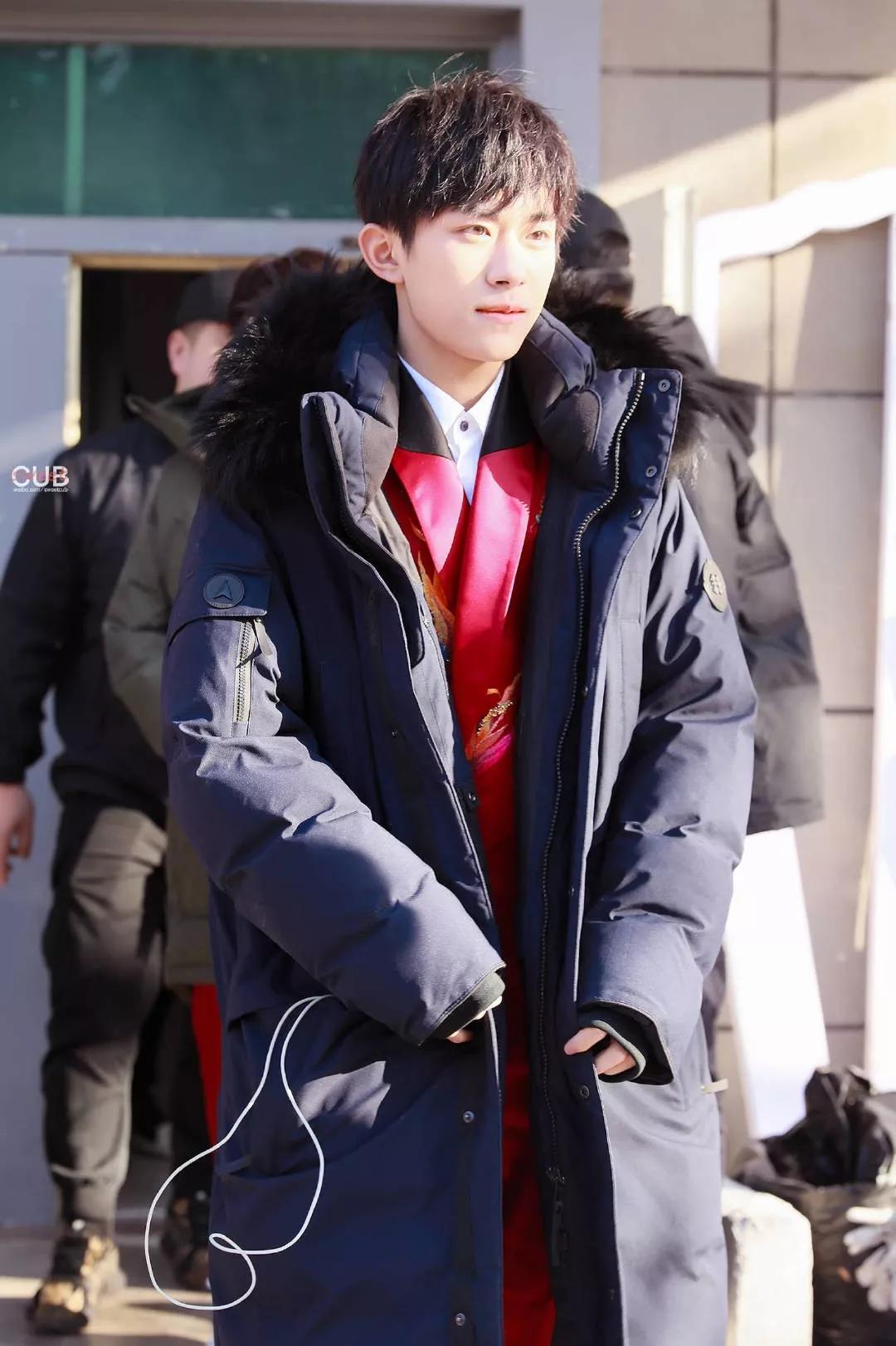 陈慧琳冻到表情失控,陈慧琳参加了什么晚会穿羽绒服