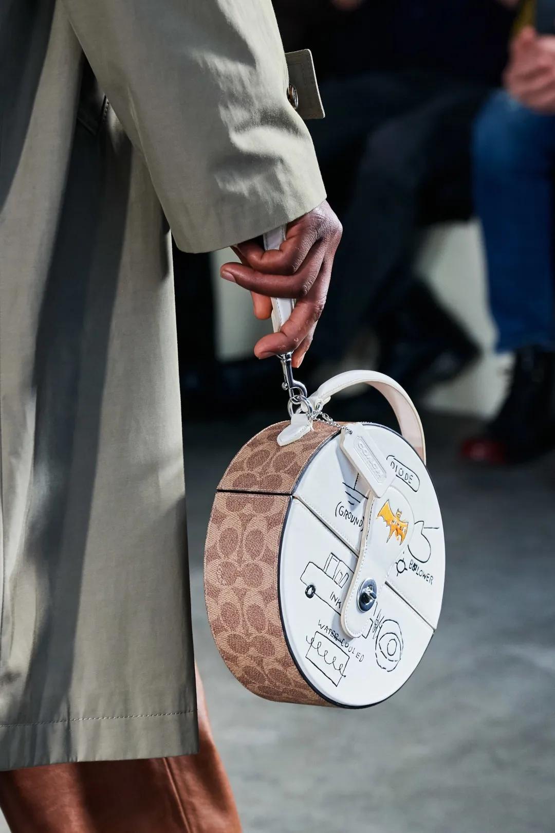 coach最受欢迎的包包,coach最新款包包2023