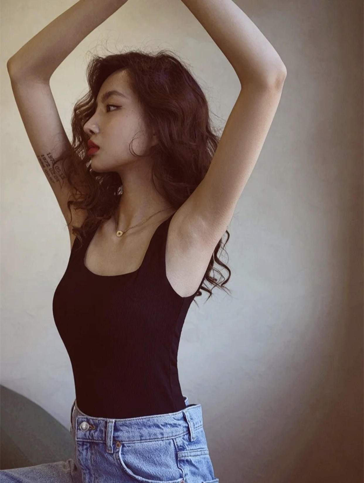 衣服太透了穿什么合适,穿衣服的小妙招夏天