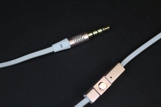 jbl半入耳耳机测评,jblt380a魅族flowbass