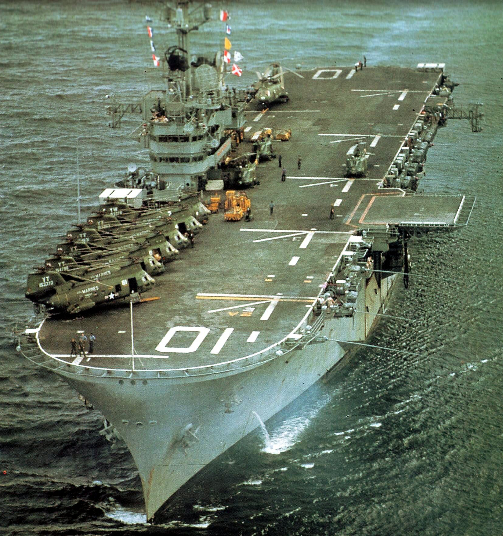 日本媒体评论075两栖攻击舰,现代战舰075型两栖攻击舰最强配置