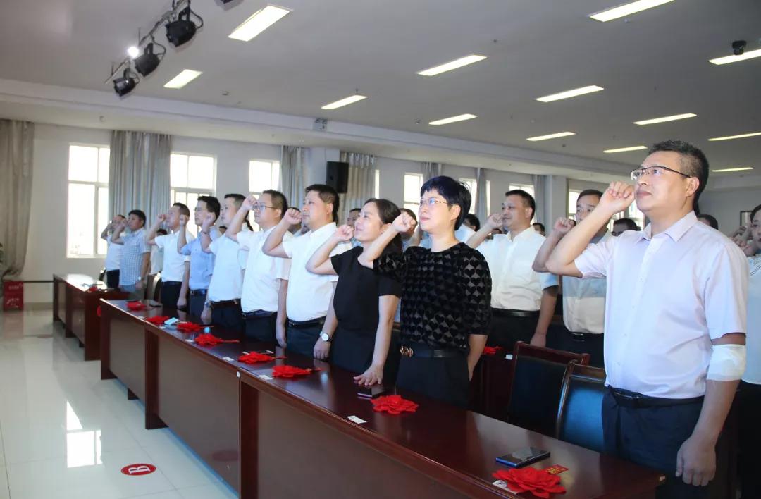 弘扬正能量众志成城抗疫情,弘扬抗疫精神同心共抗疫情