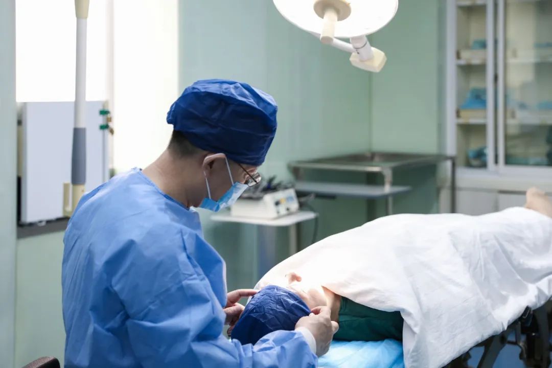 中国整容第一人现状,整容失败中国第一人