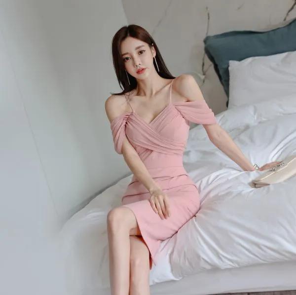 孙允珠黄色蕾丝荷叶肩露肩连衣裙,孙允珠的日式连衣裙