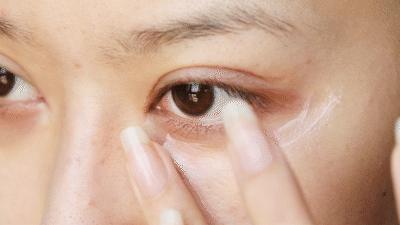 眼角皱纹最显老要注意防晒,眼角皱纹去皱最有效的方法