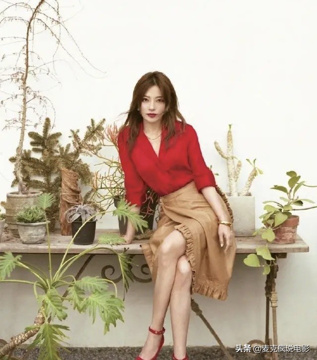 周星驰电影带有“年轻魔咒”？这几位星女郎，如今都成了不老辣妈