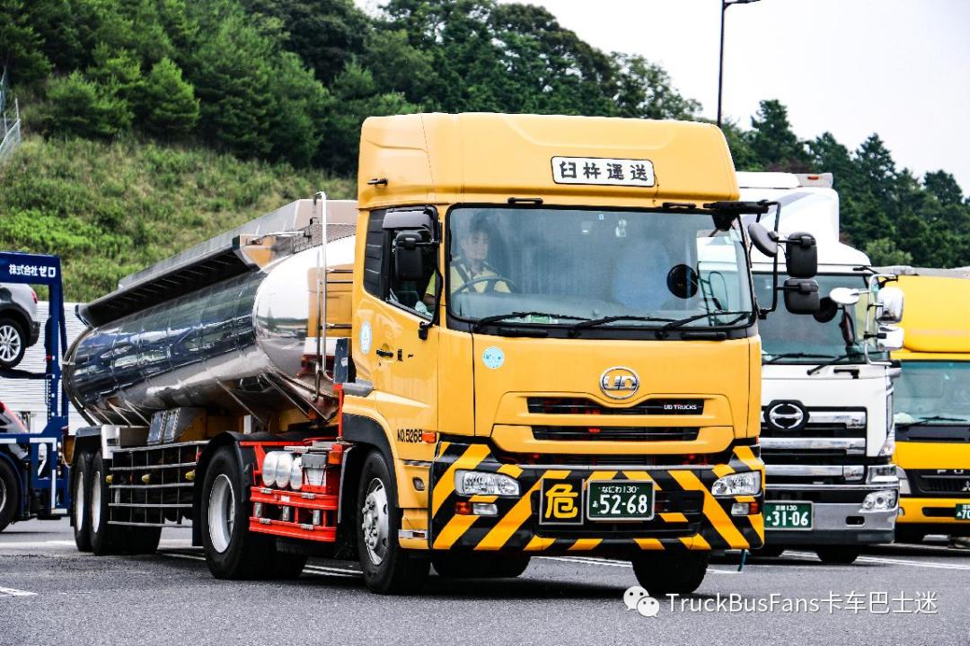 日本高速公路服务区随拍！卡车居然都这么帅