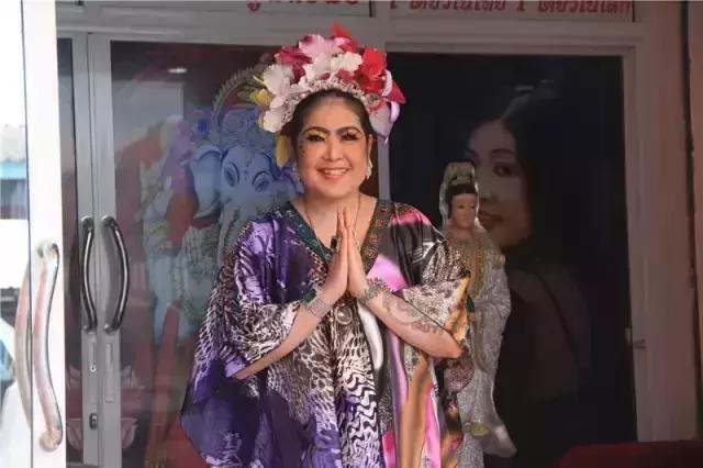 泰国女孩沉迷挨揍，揍得越狠越漂亮