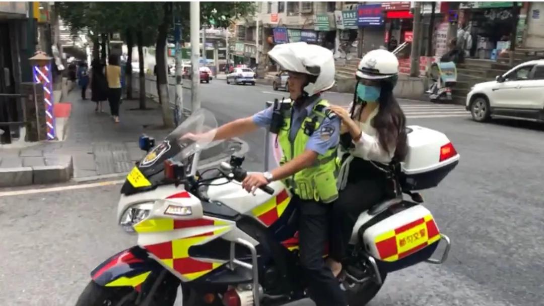 交警全力护航,交警部门全力护航高考