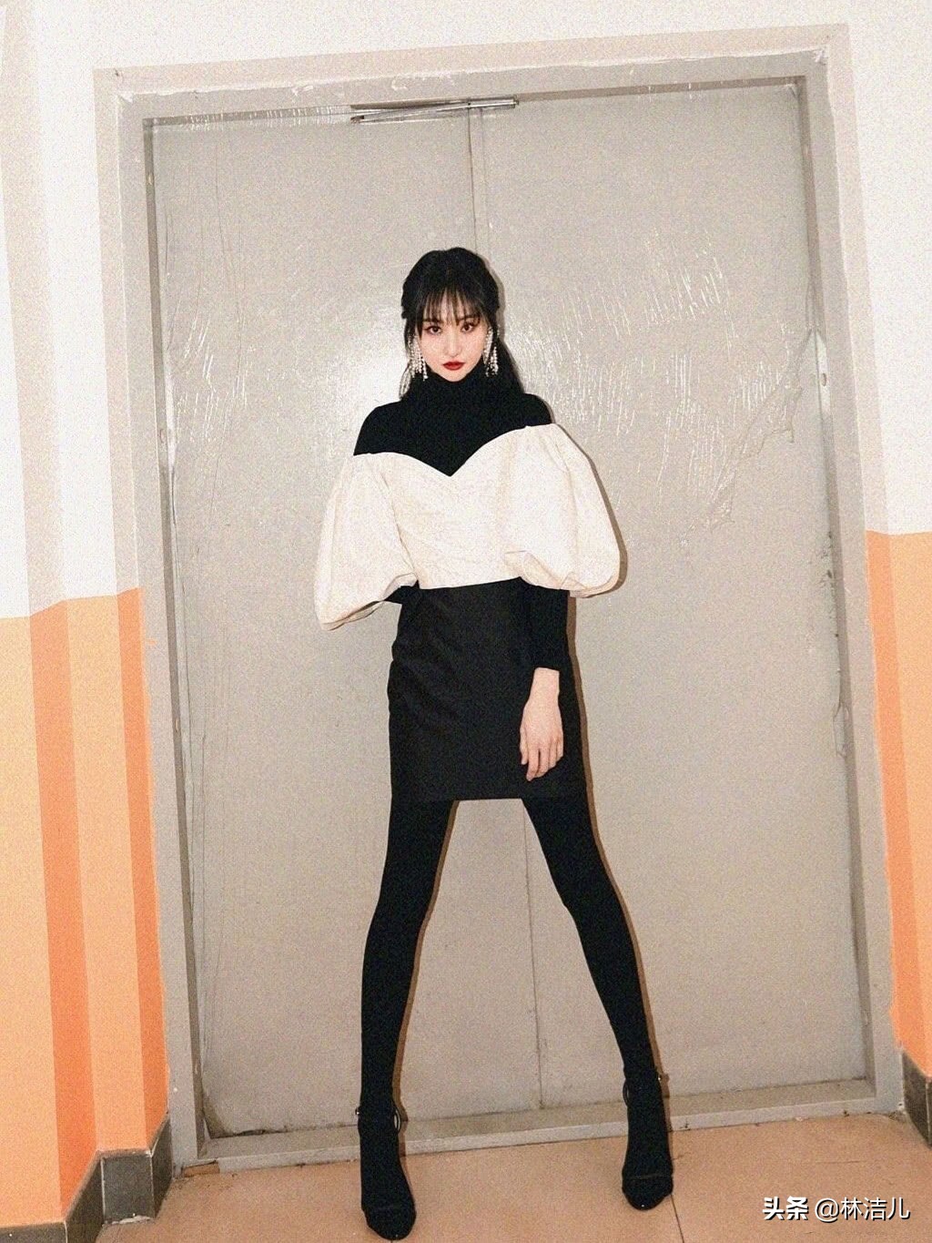 李宇春牛仔靴穿搭皮衣,李宇春私服长筒靴