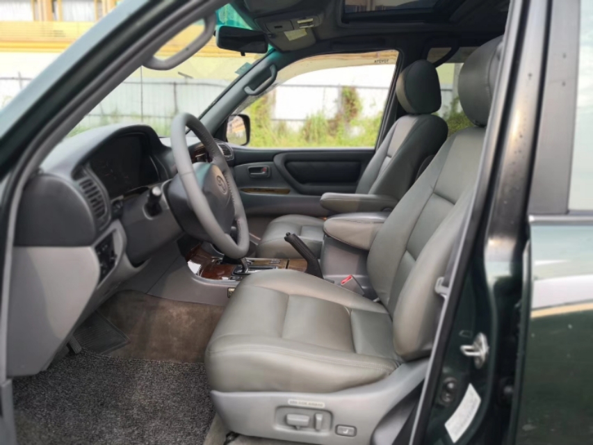 曾经50万的陆巡,曾经的经典越野车