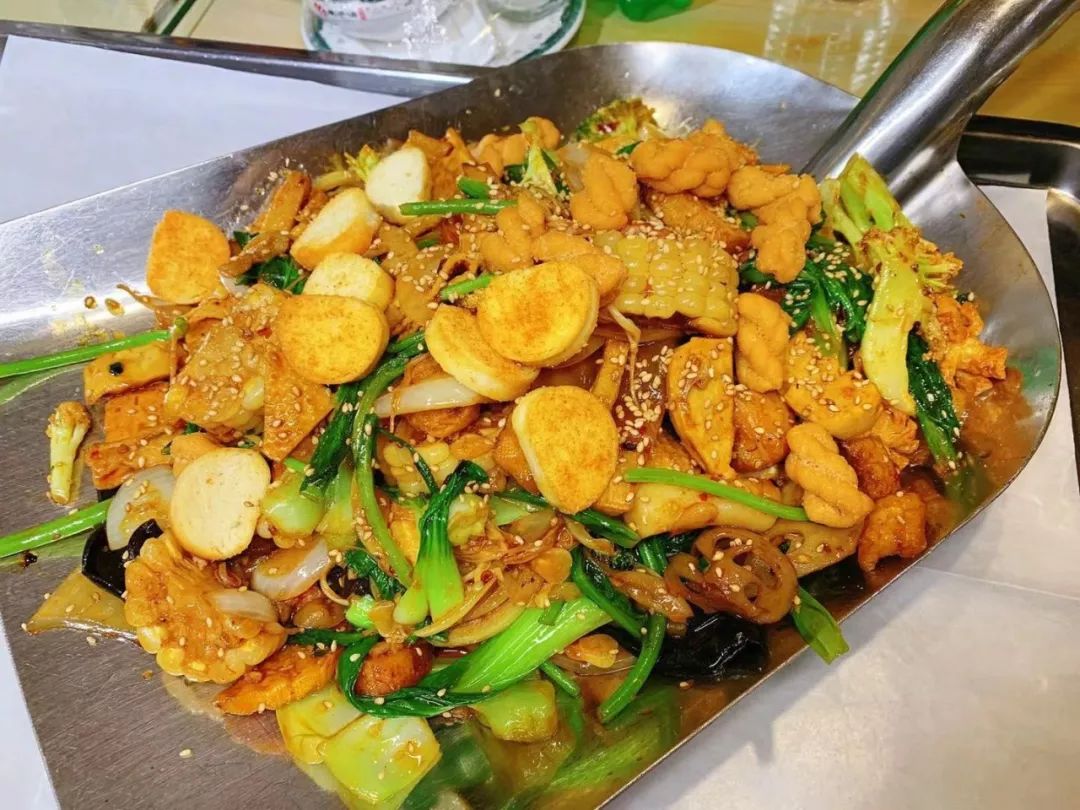 网红海鲜大铁锹在什么地方,网红大铁锹海鲜酱料