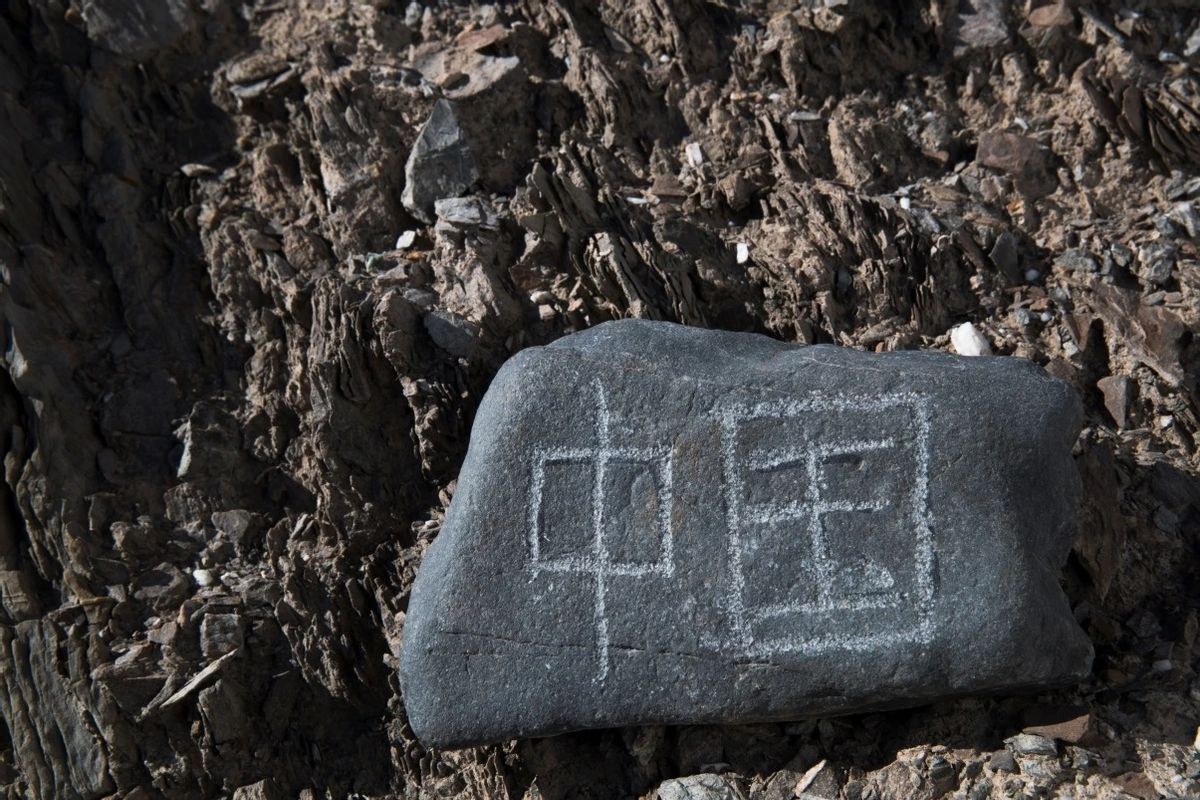 她用58年在边界刻下十万块中国石，荣获“人民楷模”称号