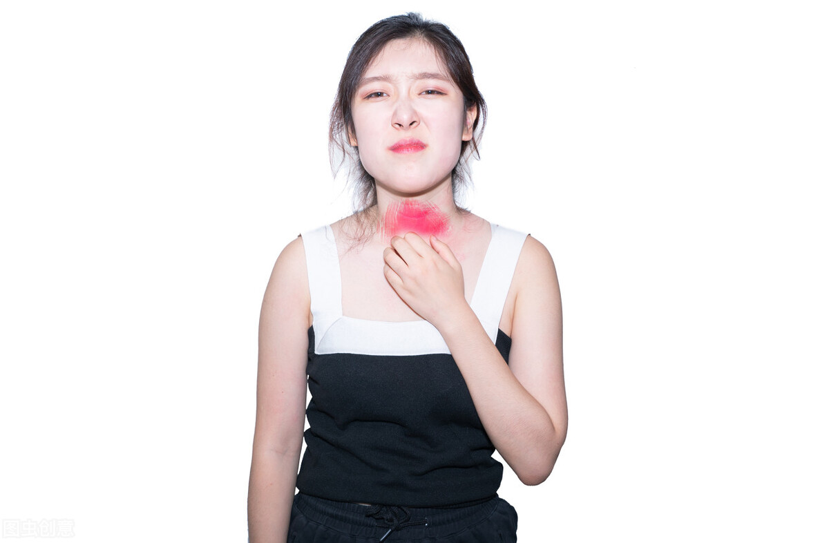 早晨起床有一两口黄痰嗓子也不疼,早晨起床嗓子有痰而且还是硬块